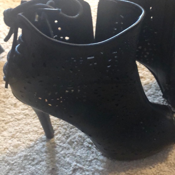 Black heels worn 1x - Picture 2 of 4